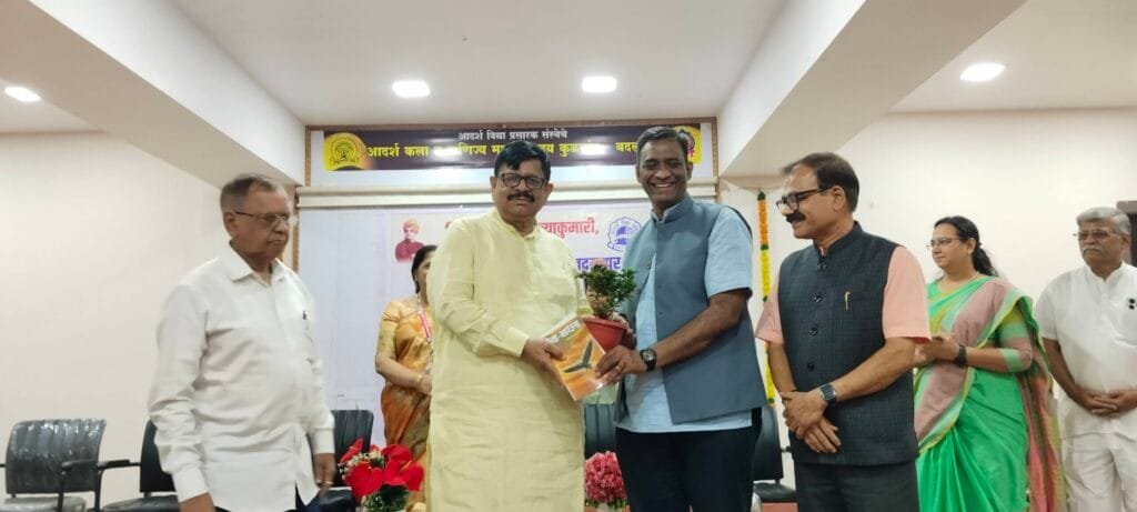 BadlapurTimes | बदलापूरमध्ये ‘केअर फॉर टीचर्स’ उपक्रमांतर्गत शिक्षकांसाठी प्रेरणादायी संवाद सत्र 9 IMG 20250426 102139