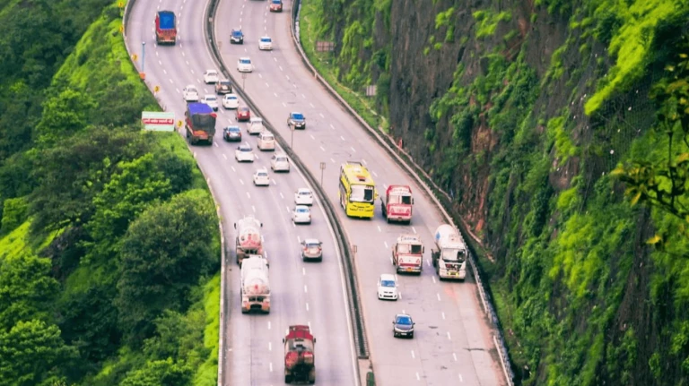 15 high risk spots on old mumbai pune highway gets an upgrade.1578947368421&height=848&w=768&width=1356