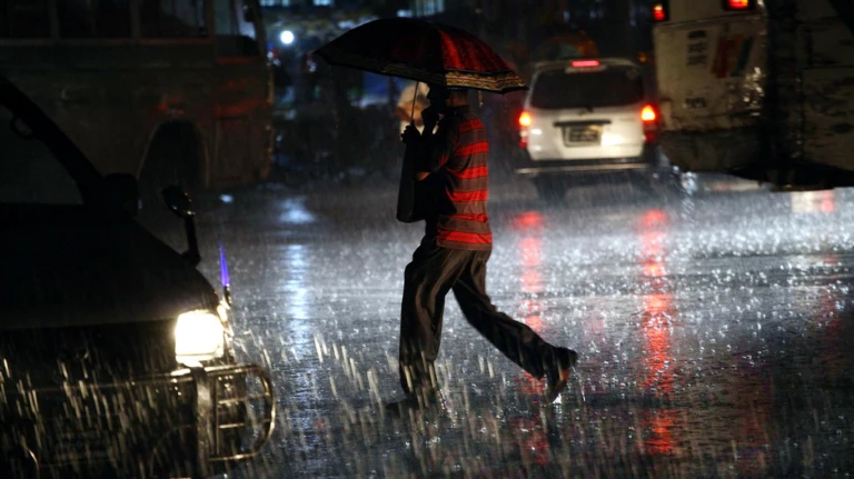 More than 50 mm of rain in 24 hours in.1578947368421&height=768&w=768&width=1368