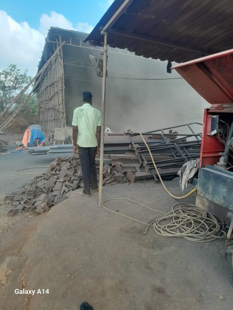 BadlapurTimes | सँडब्लास्टिंग आणि गॅल्वनायझेशनमुळे अंबरनाथ एमआयडीसीमध्ये गंभीर प्रदूषणाचा धोका; शिवसेनेचा आंदोलनाचा इशारा 4 WhatsApp Image 2025 05 20 at 16.47.30 f88463ac