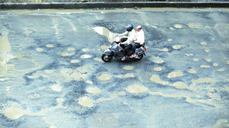 Bmc launches pothole quickfix app to complain about pothole problems in mumbai