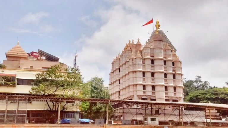 Siddhivinayak temple in mumbai extends helping hand to flood victims.1578947368421&height=640&w=768&width=1280