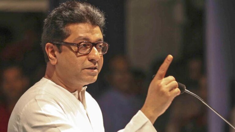 Raj thackeray inspects meenatai thackeray’s statue