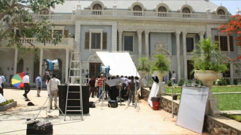 गोरेगाव: दादासाहेब फाळके फिल्मसिटीमध्ये 360-डिग्री सिनेमाचे उद्घाटन 4 गोरेगाव दादासाहेब फाळके फिल्मसिटीमध्ये 360 डिग्री सिनेमाचे उद्घाटन.1578947368421&height=467&w=768&width=700