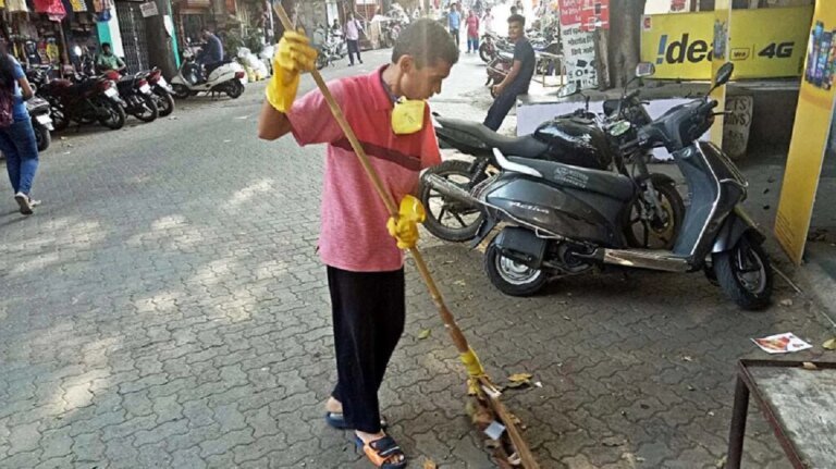 Pink army, civic workers join hands to clean mumbai before diwali