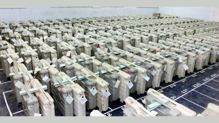 Mns flags 33,000 bogus entries in belapur voter rolls cites sulabh toilet address