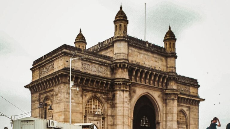 दिल्ली ब्लास्टनंतर मुंबईत हाय अलर्ट जारी