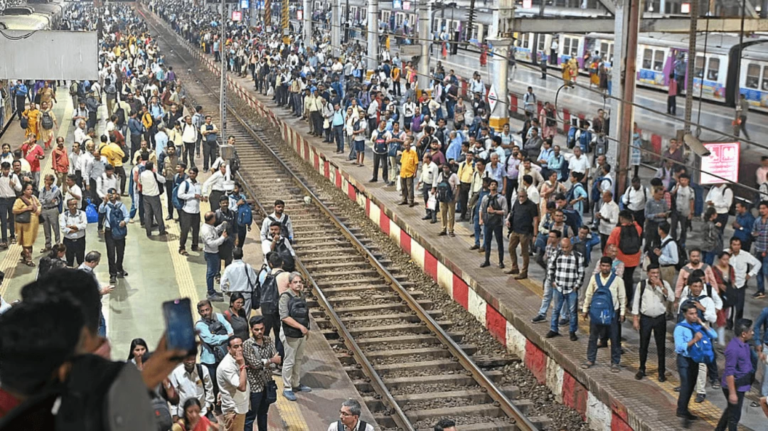 Case registered against protesters at csmt station