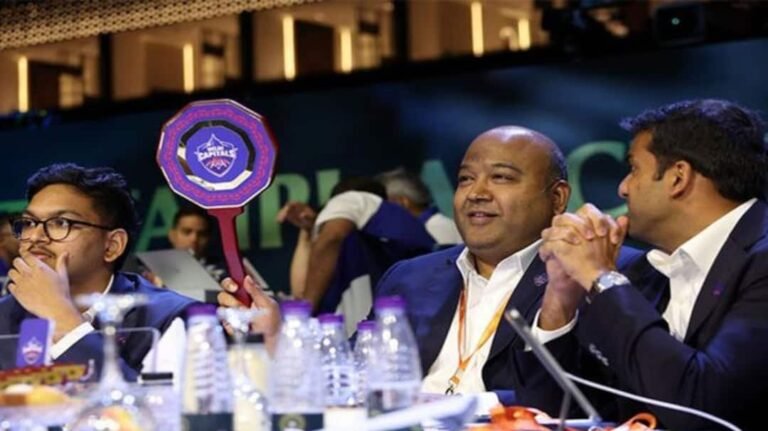 IPL 2026 Auction: कौन हैं आकिब नबी डार, जो IPL 2026 की नीलामी में हुए मालामाल; बेस प्राइस से 28 गुना ज्यादा पैसा मिला