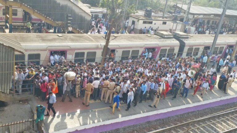 Cr imposes temporary restriction on platform ticket sales at 13 key stations till december 7