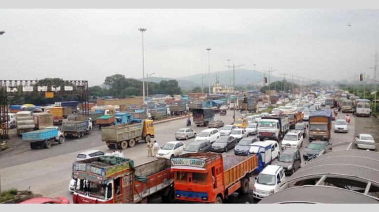 नेरुळजवळ सायन–पनवेल महामार्गाचा काही भाग 4 तास बंद