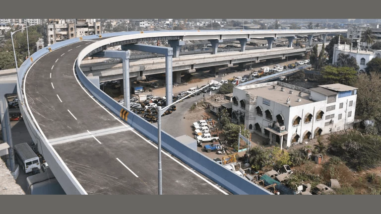 वाकोला–बीकेसी उड्डाणपूल खुला होण्यास विलंब.1578947368421&height=656&w=768&width=1424